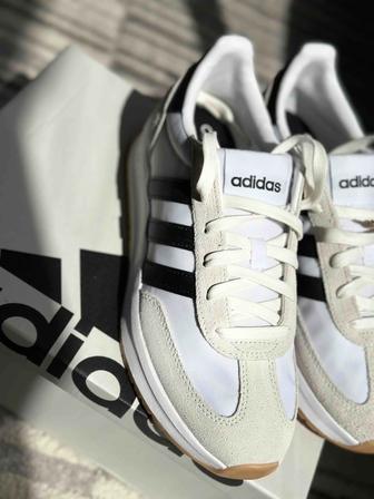 Оригинальные adidas кроссовки новые