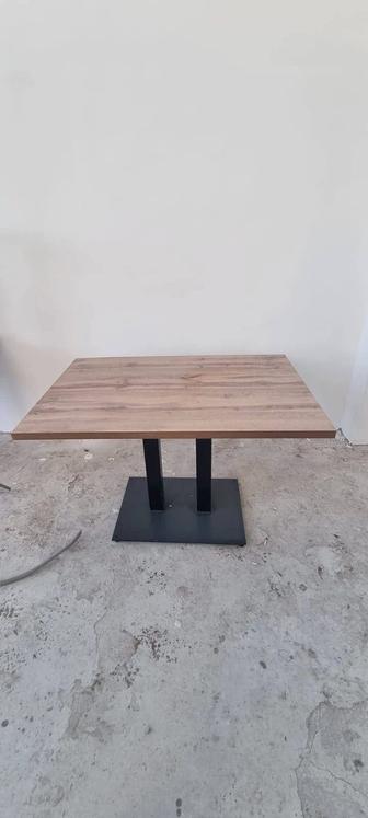 Стол деревянный на железных ножках