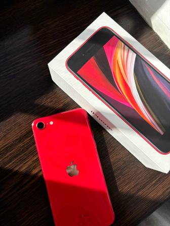 Продаю iPhone SE 2020 года