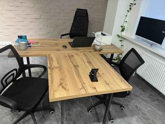 Продам офисный стол и стулья