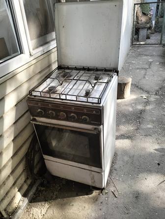 Продам газовую плиту