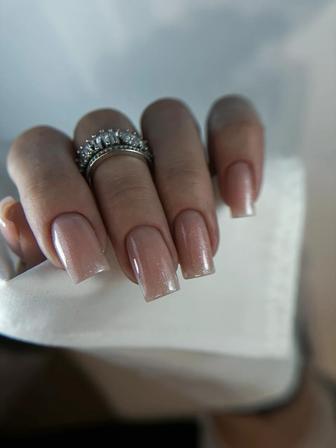 Начинающему мастеру маникюра нужны модели для отработки