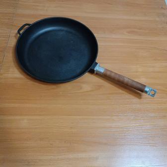 Сковорода чугунная Биол