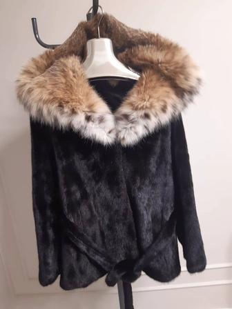 НОРКОВЫЙ ПОЛУШУБОК С ВОРОТНИКОМ РЫСИ
