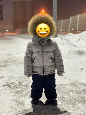 Продаю детскую зимнюю куртку с комбинезоном