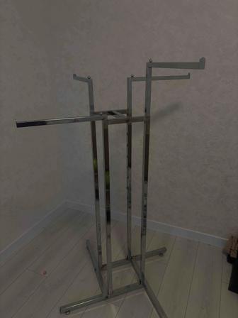 Продам стойку для одежды