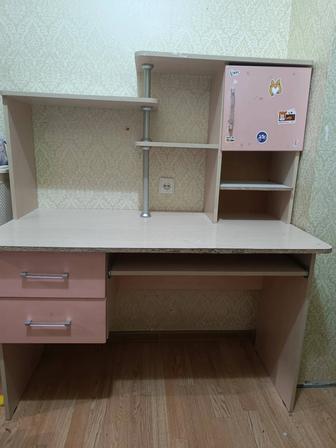 Письменный стол