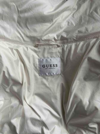 Продам пуховик фирмы Guess