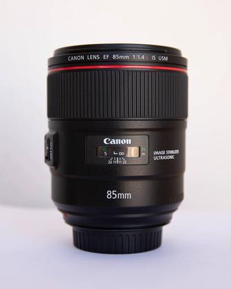 Canon EF 85mm F/1.4 L IS USM