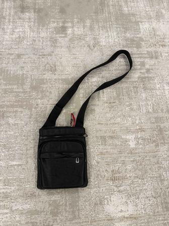 Кожаная сумка через плечо