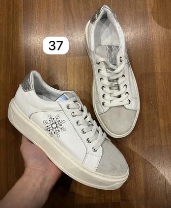 Продам новый кеды