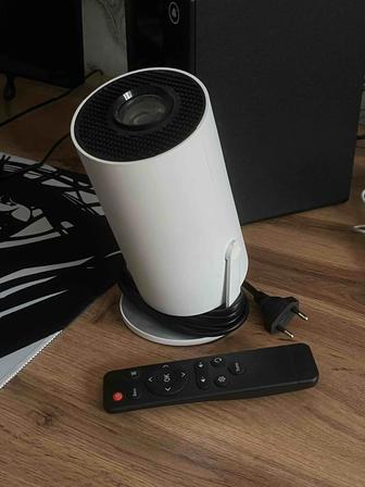 мини проектор для фильма и прочее