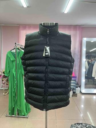 Продам мужскую жилетку (новая)