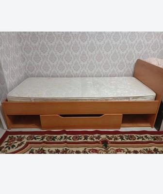 Продам кровать, односпальную, с матрасом. Срочно!!!