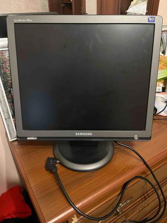 Монитор б/у