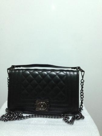 ПРОДАМ со скидкой модную сумочку CHANEL из Европы (26см-10см-6см), Б/У