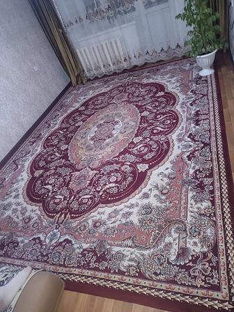 Продаю ковер щерстеной