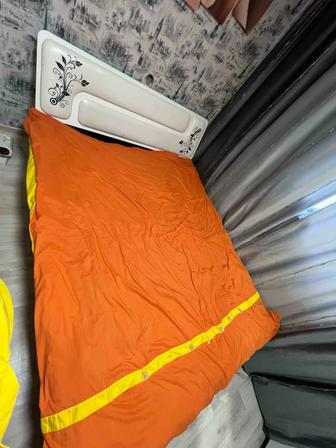 Продается кровать в хорошем состоянии двухспальная без матраса