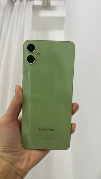 Смартфон Samsung Galaxy A05 4/64GB Light Green