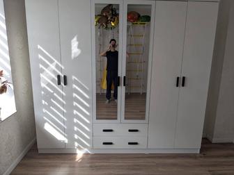 Продам Шкаф 2400 см в отличном состоянии. Высота 2460 см, ширина 500 см.