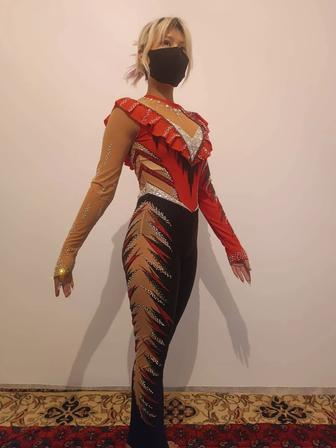 Спортивный комбинезон для художественной гимнастики