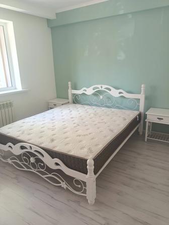 Комплект спальный гарнитур, кровать 180х200, матрас, чехол , 2 тумбы