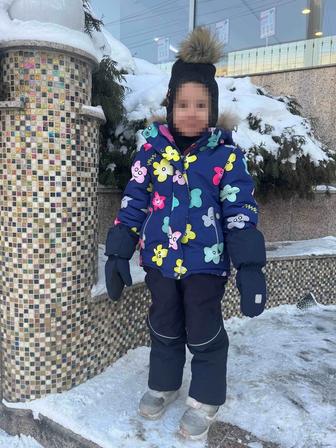 Зимняя куртка с комбинезоном на девочку (110см) 4-5 лет