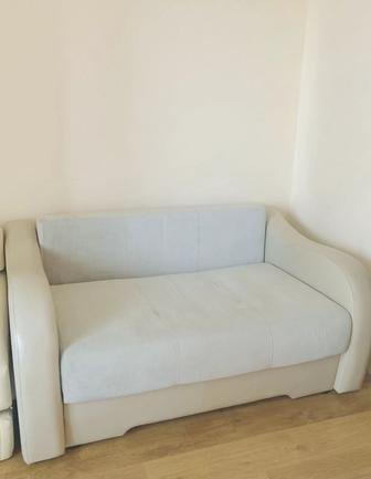 Диван продам бежевый