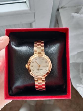 Продам часы женские