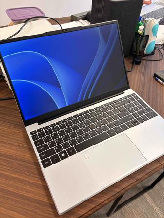 Продам ноутбук почти новый