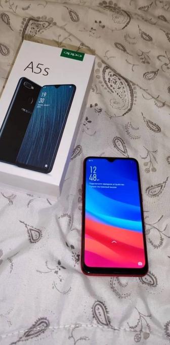 Продам смартфон OPPO A5s (красный)