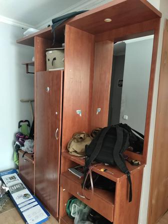 Отдам бесплатно прихожую