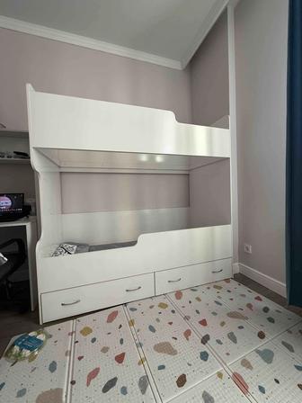 Продам 2х ярусную кровать детская