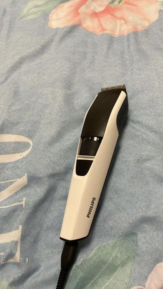 Триммер (машинка для стрижки и бритья). Б/у, без насадок, зарядка есть.