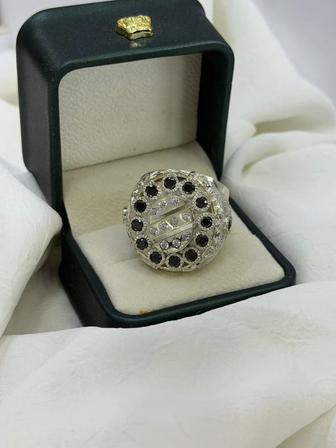 Продам серебряный кольцо