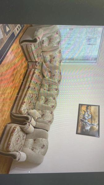 Продаетс угловой диван