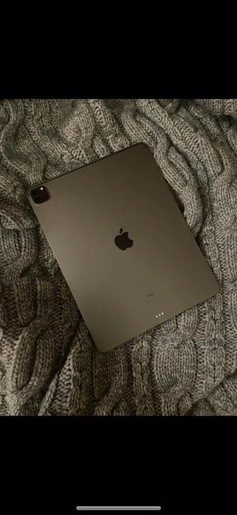 Планшет Apple iPad Pro 2022 Wi-Fi 12.9 дюйм 8 Гб/512 Гб серый