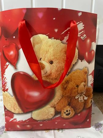 Бокс подарочный гирляндой продам .