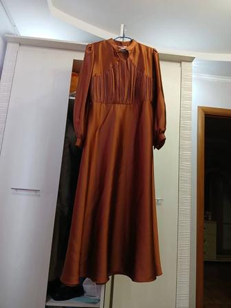 Продам женские платья