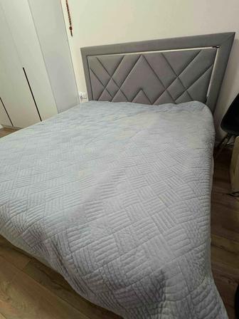 Продам двуспальную кровать