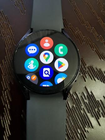 Продам Samsung galaxy watch 5 r900 40 mm