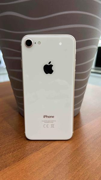 iPhone 8 Gold 64GB в отличном состоянии