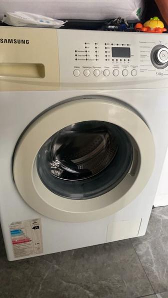Продам б/у стиральную машину на запчасти