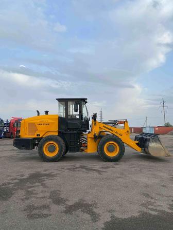 Погрузчик 2 куб