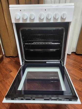 Продаю абсолютно новую электрическую плиту (стеклокерамика) Bosch