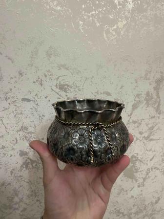 Продам вазу из серебра 900