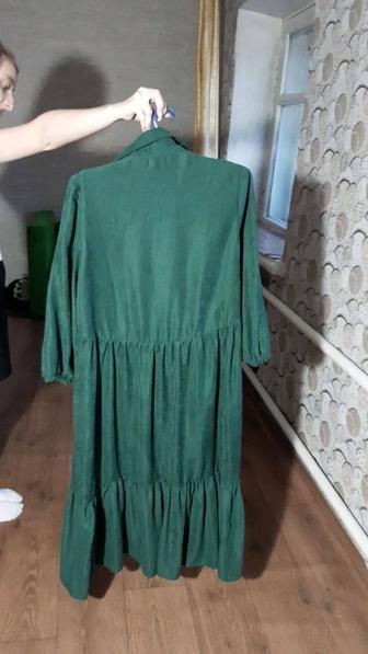 Платье зеленое классическое