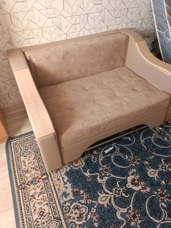 Раздвигающей кресло