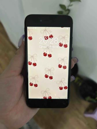 Продам IPhone 7