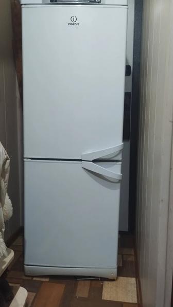 Продам холодильник Indesit. в хорошем состоянии